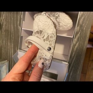 Stuart Weitzman - Baby lace shoes